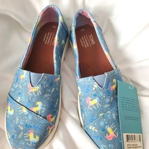 NWT kids Tom's shoes unicorn